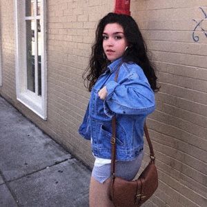 Meet your Posher, Ana